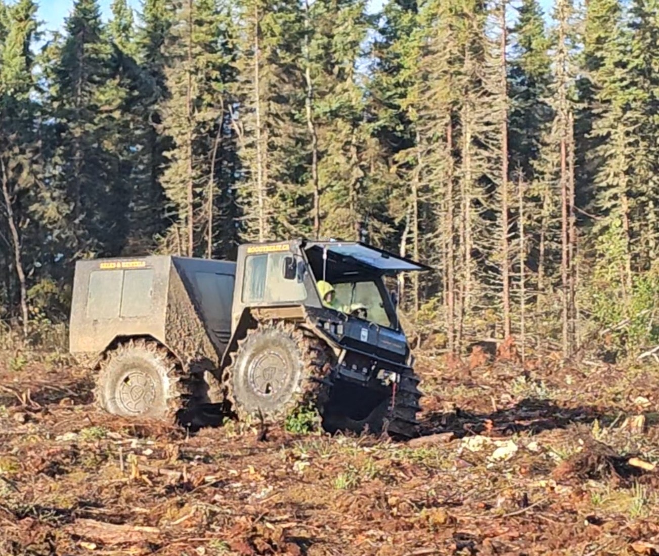 Heavy duty mud terrain vehicle